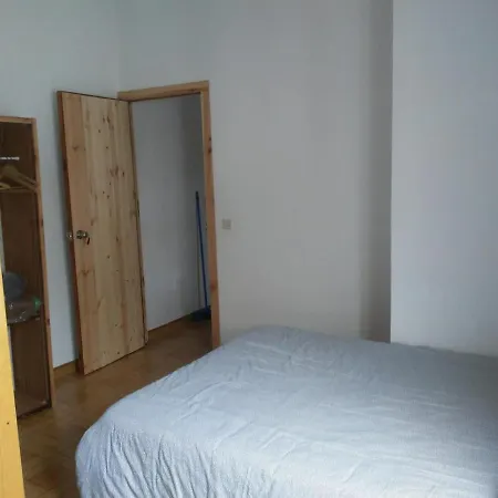 Hostel En *